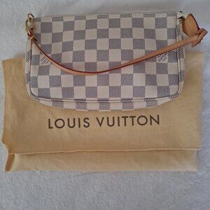 Louis Vuitton pouchette damier azur